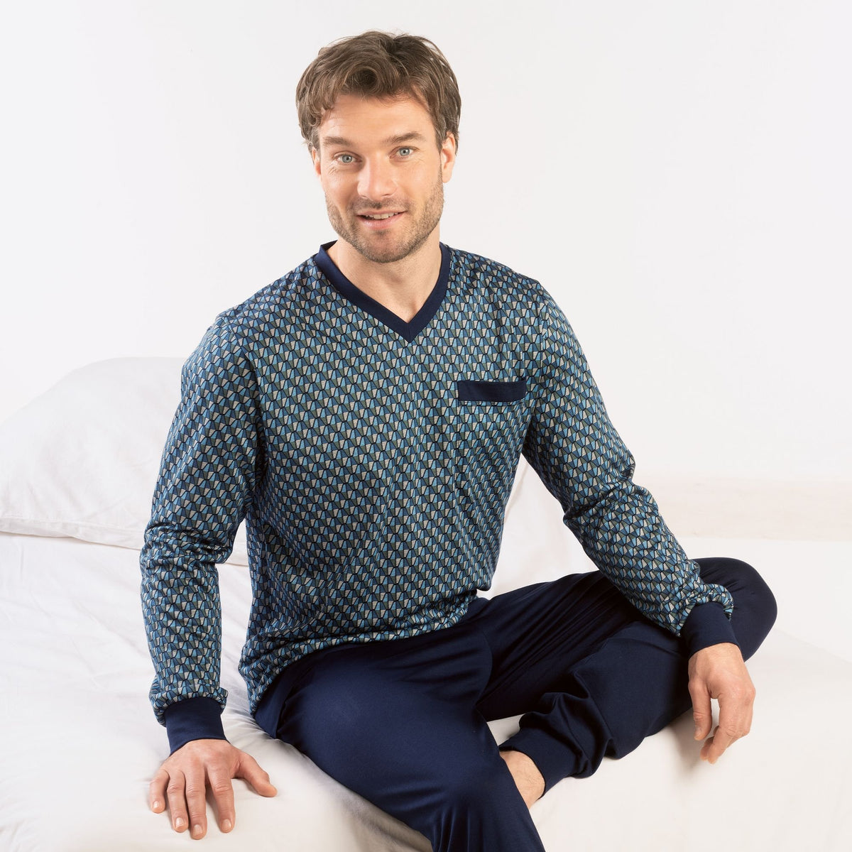Pyjama long ISA avec col en V et poignets