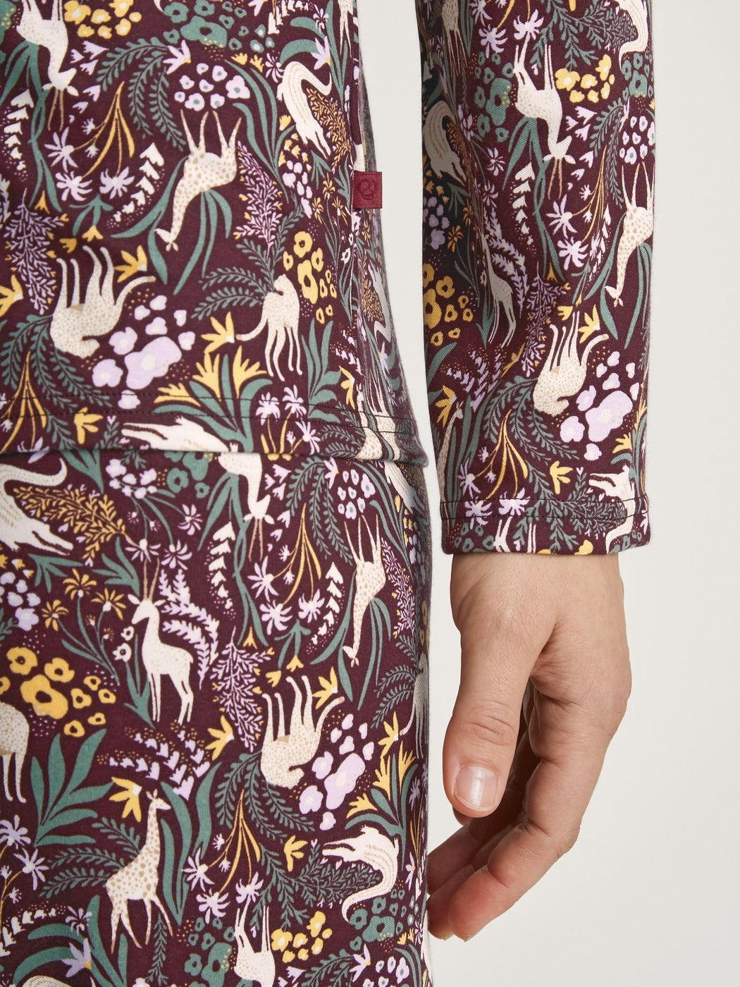 African Dreams
Pyjama buttoned