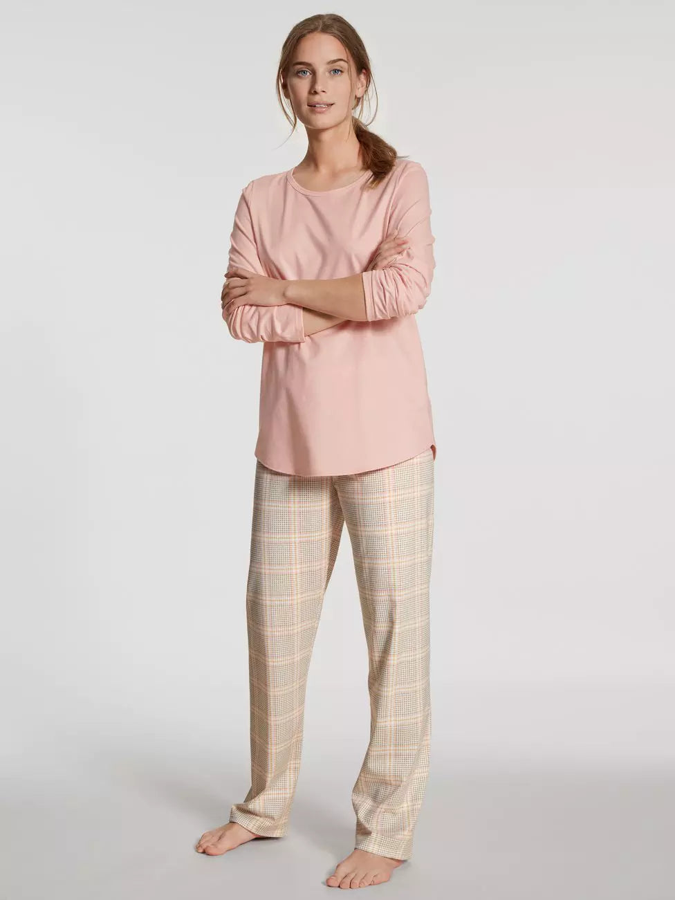 Pyjama long sans bords élastiques.