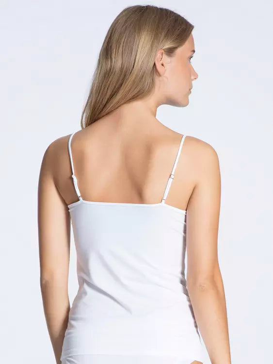 Top à fines bretelles.