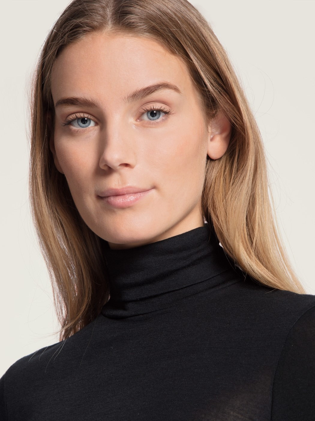 15335-996 Calida True Confidence Long-sleeve turtleneck shirt in wool-silk
