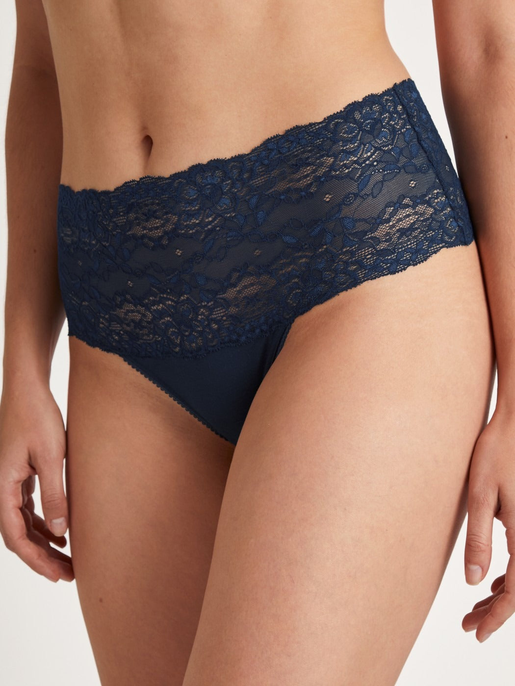 Sensual Secrets
Slip mit Spitzenbund, high waist