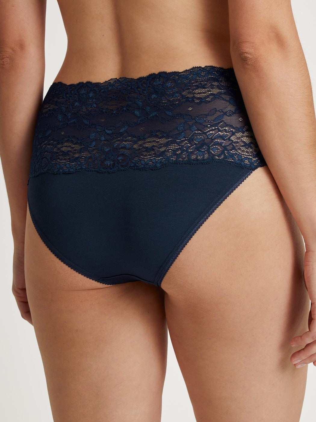 Sensual Secrets
Slip mit Spitzenbund, high waist