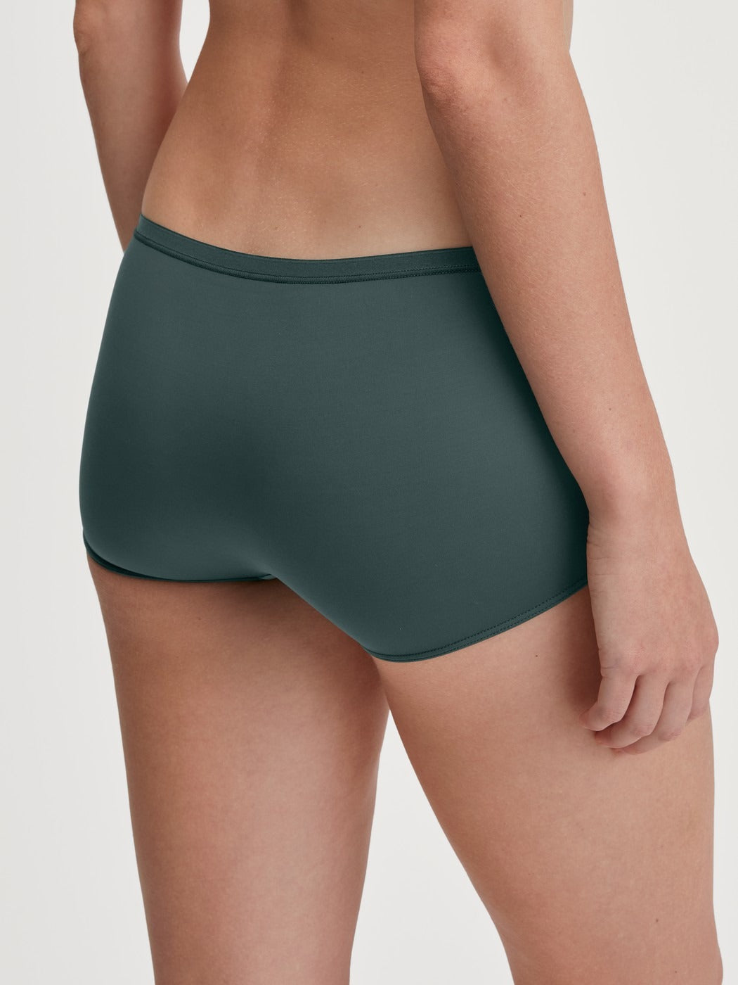 Calida Sleek Skin Shorty regular cut