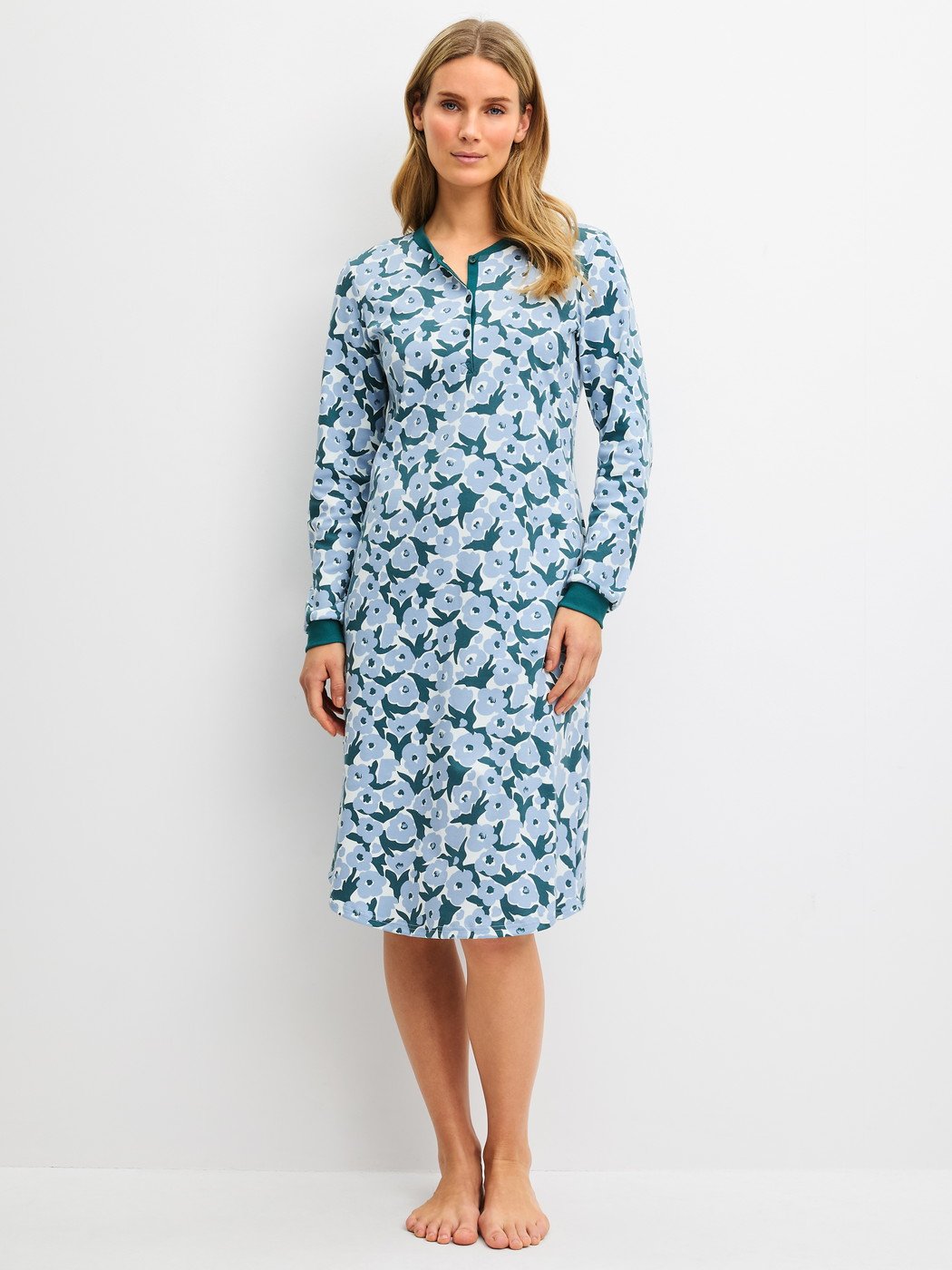Camicia da notte Calida a maniche lunghe – lunghezza 110 cm Serie Midnight Flowers